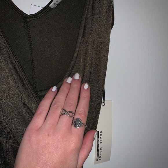 Olive Jumper NEW WITH TAGS!!! - Picture 3 of 3